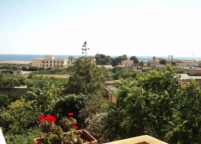 לינה וארוחת בוקר Sbarco Dei 1000 3*